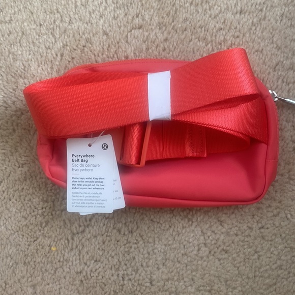 Lululemon Everywhere Belt Bag - Pale Raspberry Crossbody Bag - Picture 4 of 8